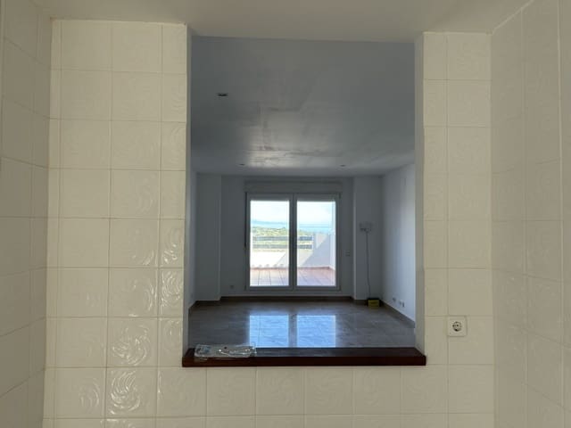Apartamento de 2 habitaciones en La Duquesa / Puerto de la Duquesa, Manilva en venta - 226.000 € (Ref: 9639610)
