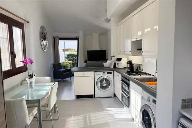 2 Zimmer Apartment zu verkaufen in Estepona mit Pool Garage - 500.000 € (Ref: 9640412)