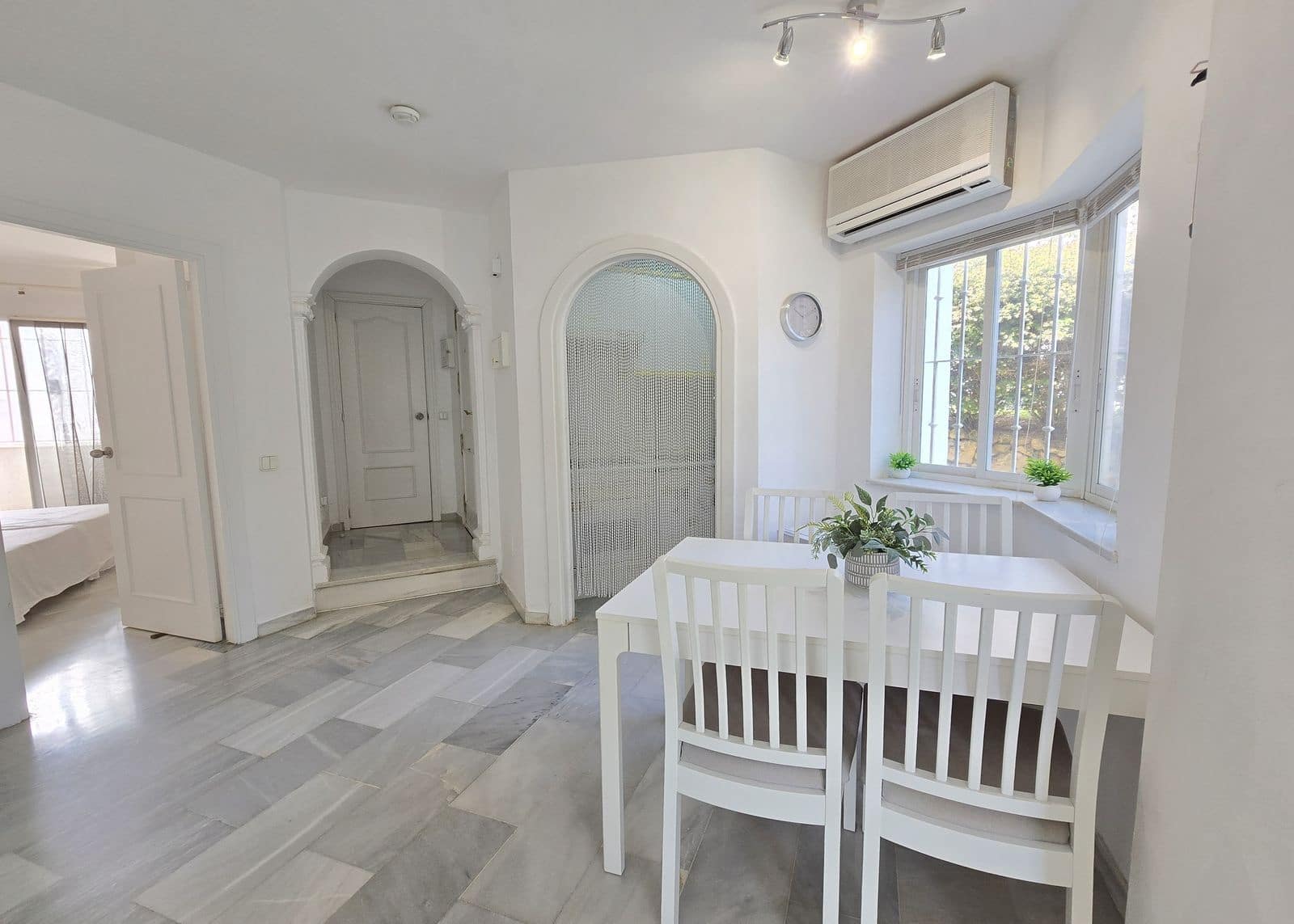 2 Zimmer Apartment zu verkaufen in Calahonda mit Pool - 275.000 € (Ref: 9640446)