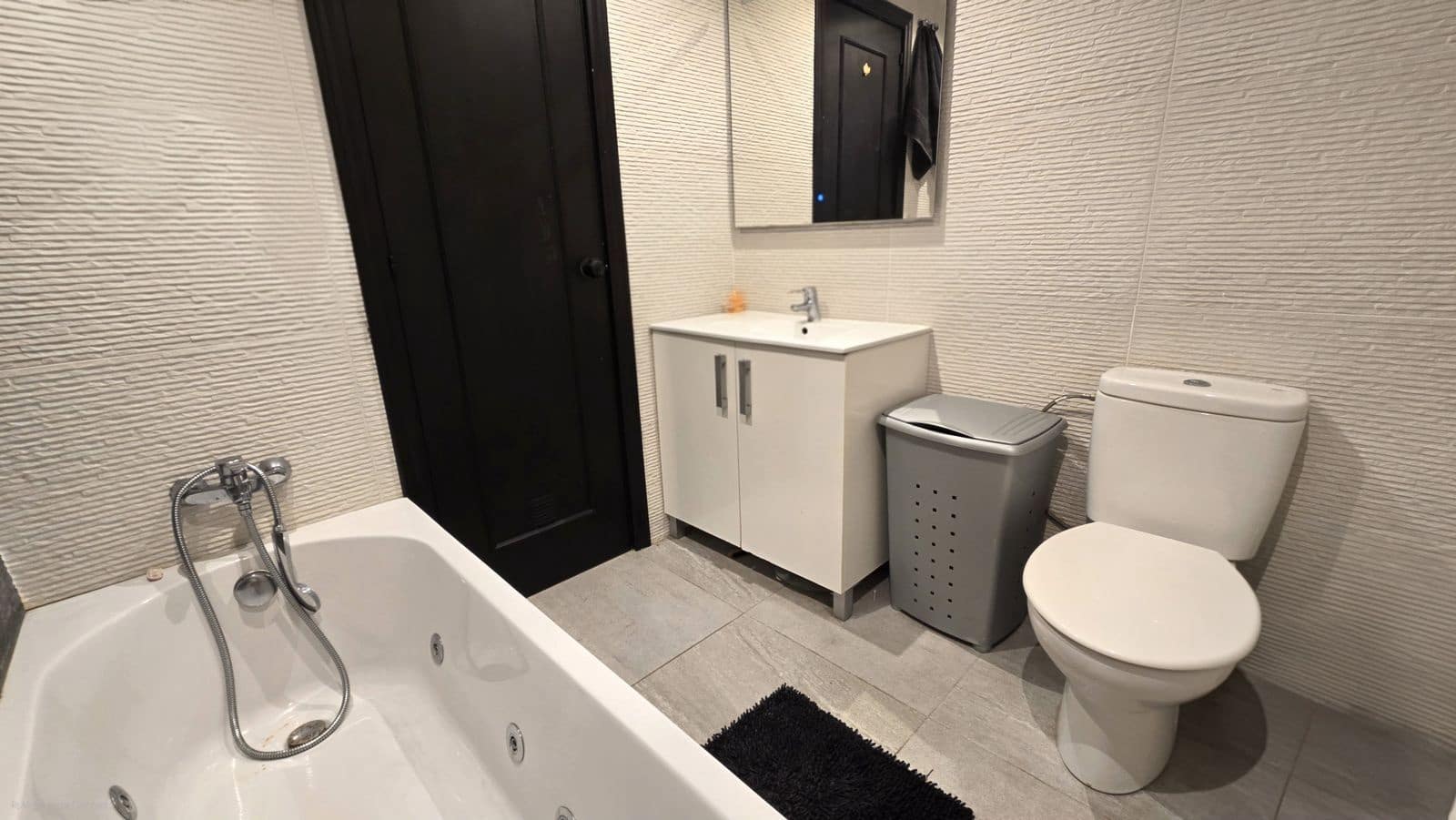 2 soveværelse Lejlighed til salg i Calahonda med swimmingpool - € 299.950 (Ref: 9640447)