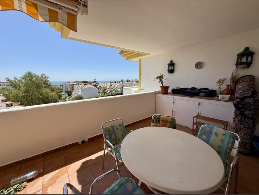 2 soverom Penthouse til salgs i Calahonda med svømmebasseng - € 379 000 (Ref: 9640456)