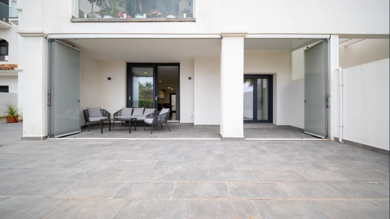 2 sovrum Lägenhet till salu i Manilva med pool garage - 335 000 € (Ref: 9640460)