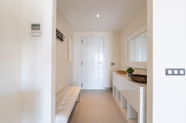 Ático de 2 habitaciones en Estepona en venta con piscina - 419.000 € (Ref: 9640475)