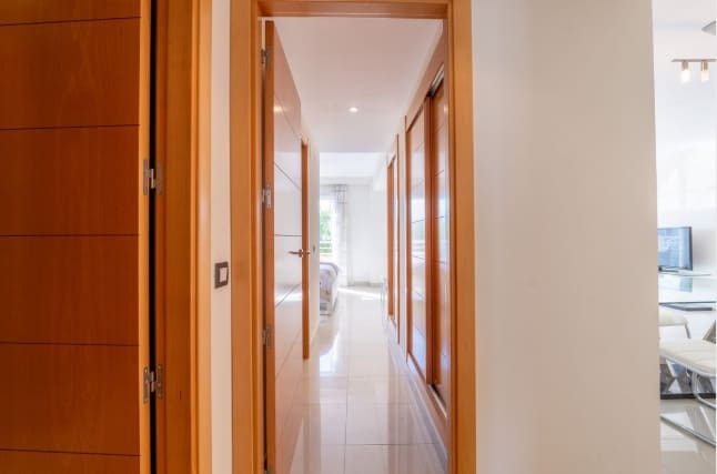 Ático de 2 habitaciones en Estepona en venta con piscina - 419.000 € (Ref: 9640475)