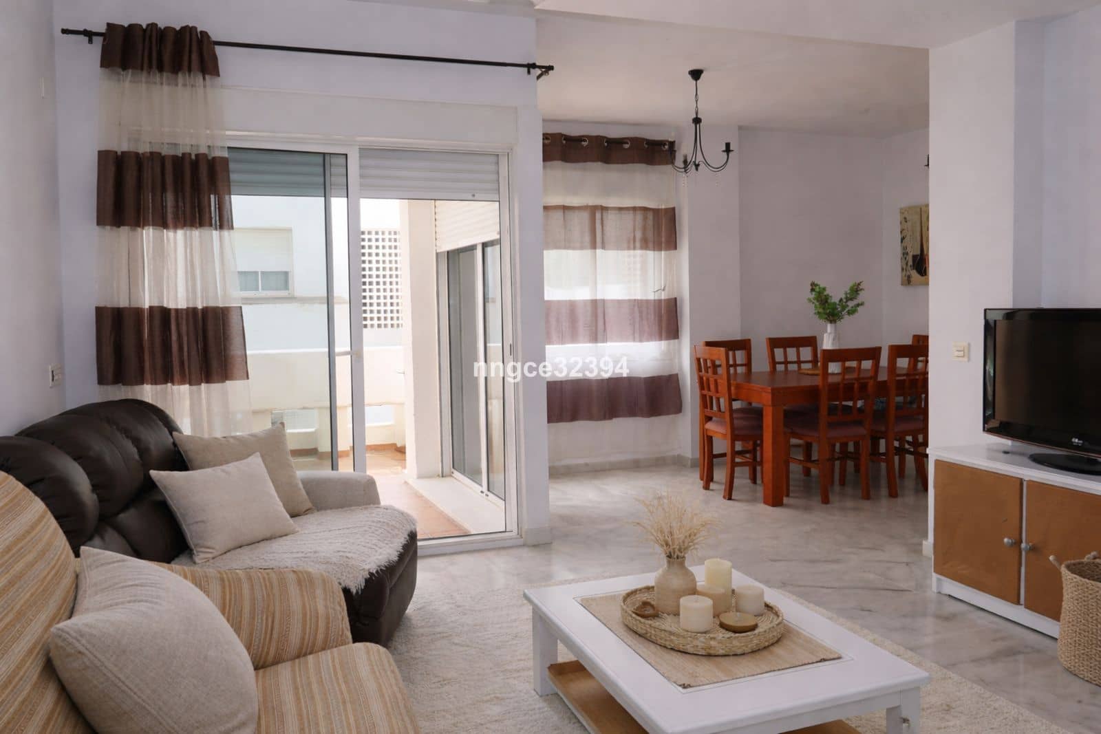 4 Zimmer Apartment zu verkaufen in Estepona mit Pool Garage - 319.000 € (Ref: 9640483)