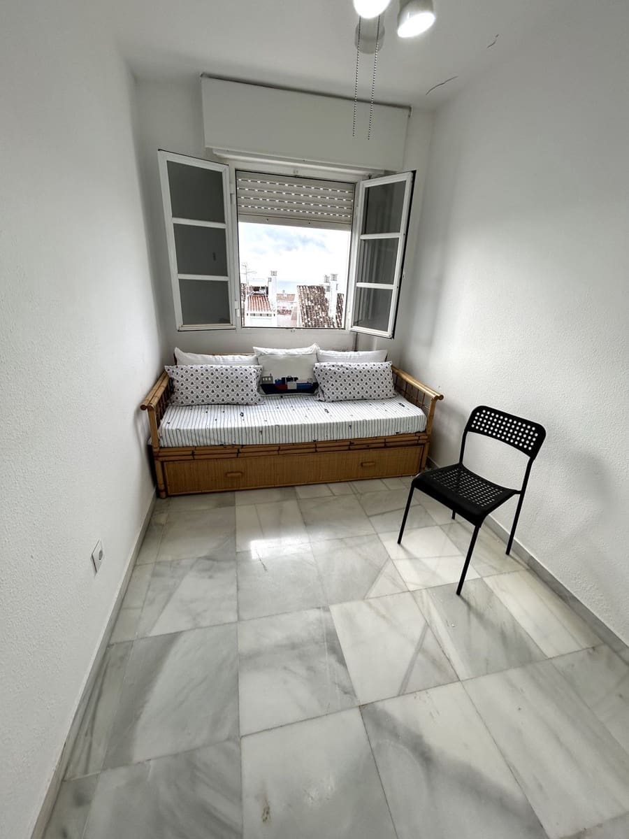 Ático de 3 habitaciones en Estepona en venta con piscina garaje - 650.000 € (Ref: 9640598)