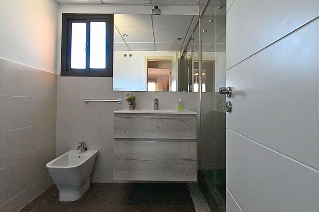 2 soverom Leilighet til salgs i Casares med svømmebasseng garasje - € 390 000 (Ref: 9640625)