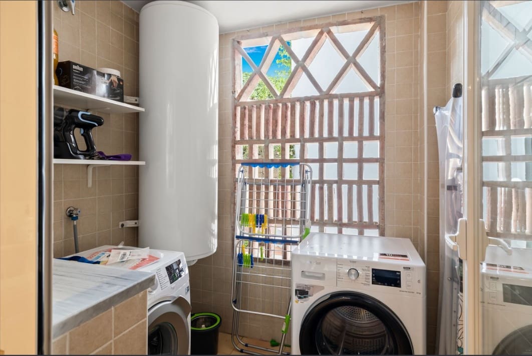 2 slaapkamer Appartement te koop in Benahavis met zwembad garage - € 455.000 (Ref: 9649788)