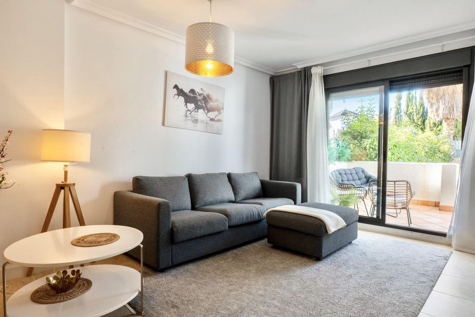 2 makuuhuone Huoneisto myytävänä paikassa New Golden Mile mukana uima-altaan - 349 000 € (Ref: 9649790)