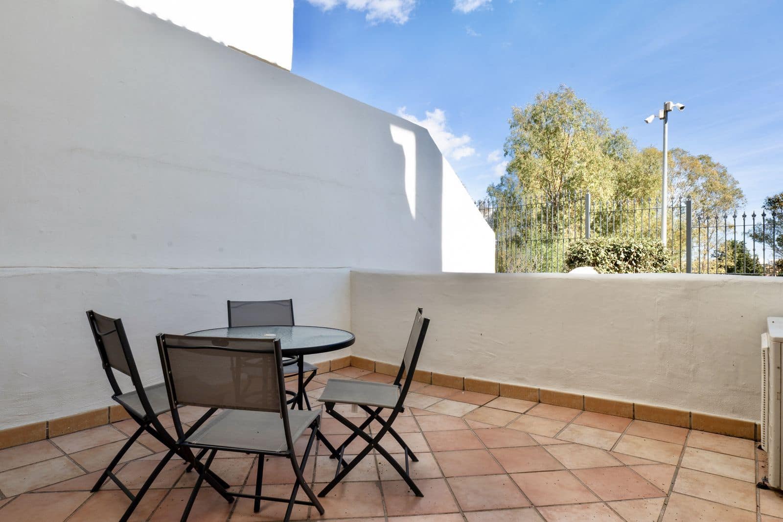 2 makuuhuone Huoneisto myytävänä paikassa New Golden Mile mukana uima-altaan - 349 000 € (Ref: 9649790)