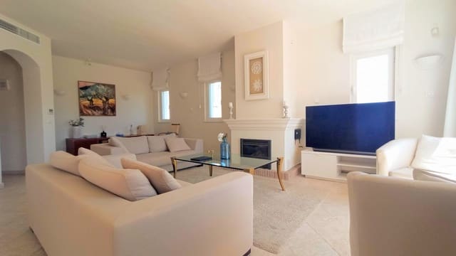 2 makuuhuone Kattohuoneisto myytävänä paikassa Miraflores, Málaga kaupunki mukana uima-altaan - 469 000 € (Ref: 9649801)