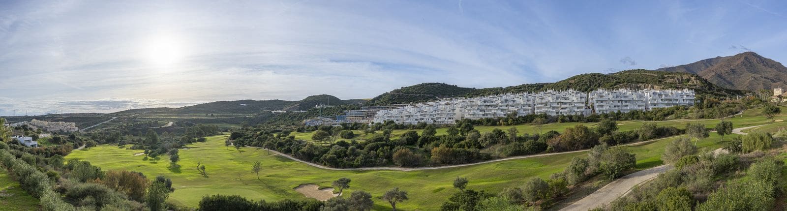 2 Zimmer Apartment zu verkaufen in Estepona mit Pool - 325.000 € (Ref: 9649857)