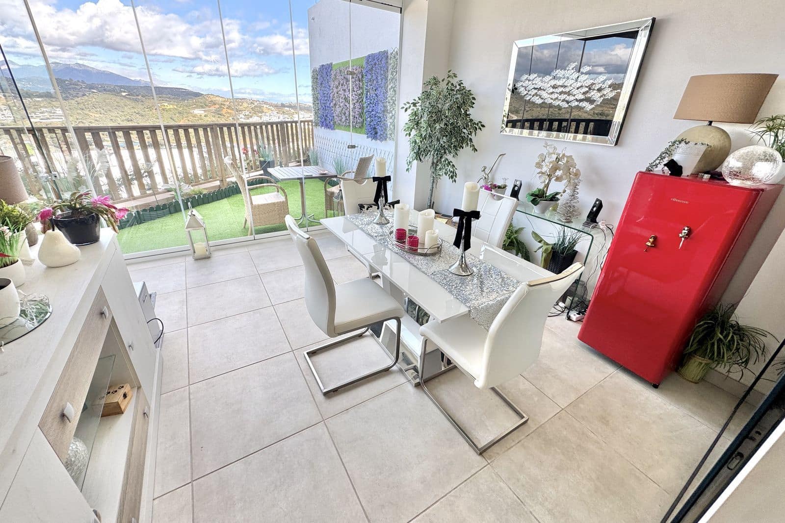 3 makuuhuone Huoneisto myytävänä paikassa La Cala de Mijas mukana uima-altaan - 499 000 € (Ref: 9649926)