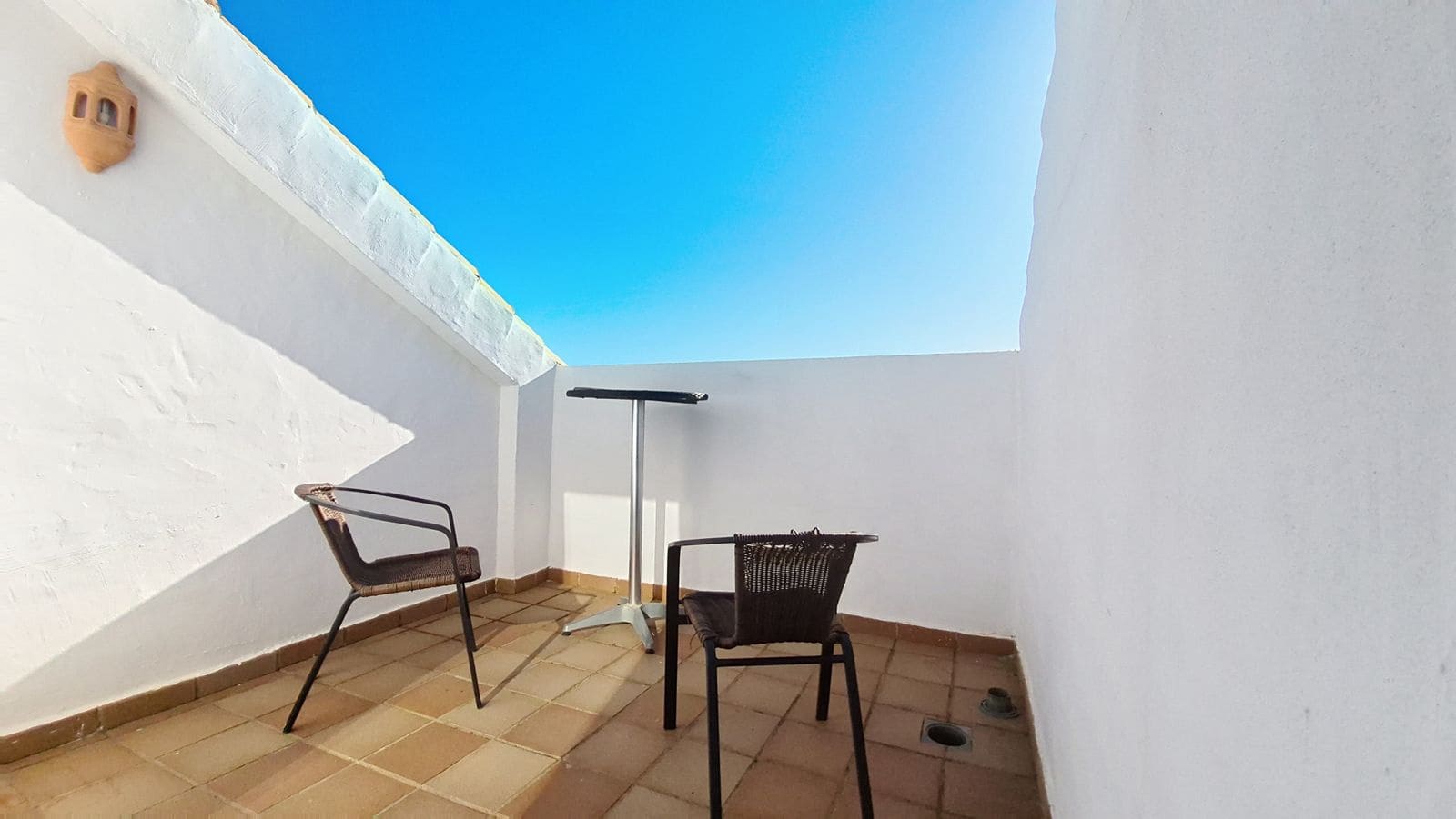 Ático de 3 habitaciones en La Duquesa / Puerto de la Duquesa en venta con piscina - 395.000 € (Ref: 9652307)