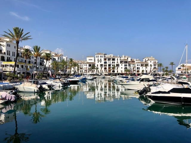 2 bedroom Apartment for sale in La Duquesa / Puerto de la Duquesa, Manilva with pool - € 345,000 (Ref: 9652308)