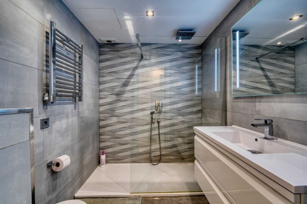 2 sypialnia Apartament na sprzedaż w Elviria z basenem garażem - 470 000 € (Ref: 9652349)