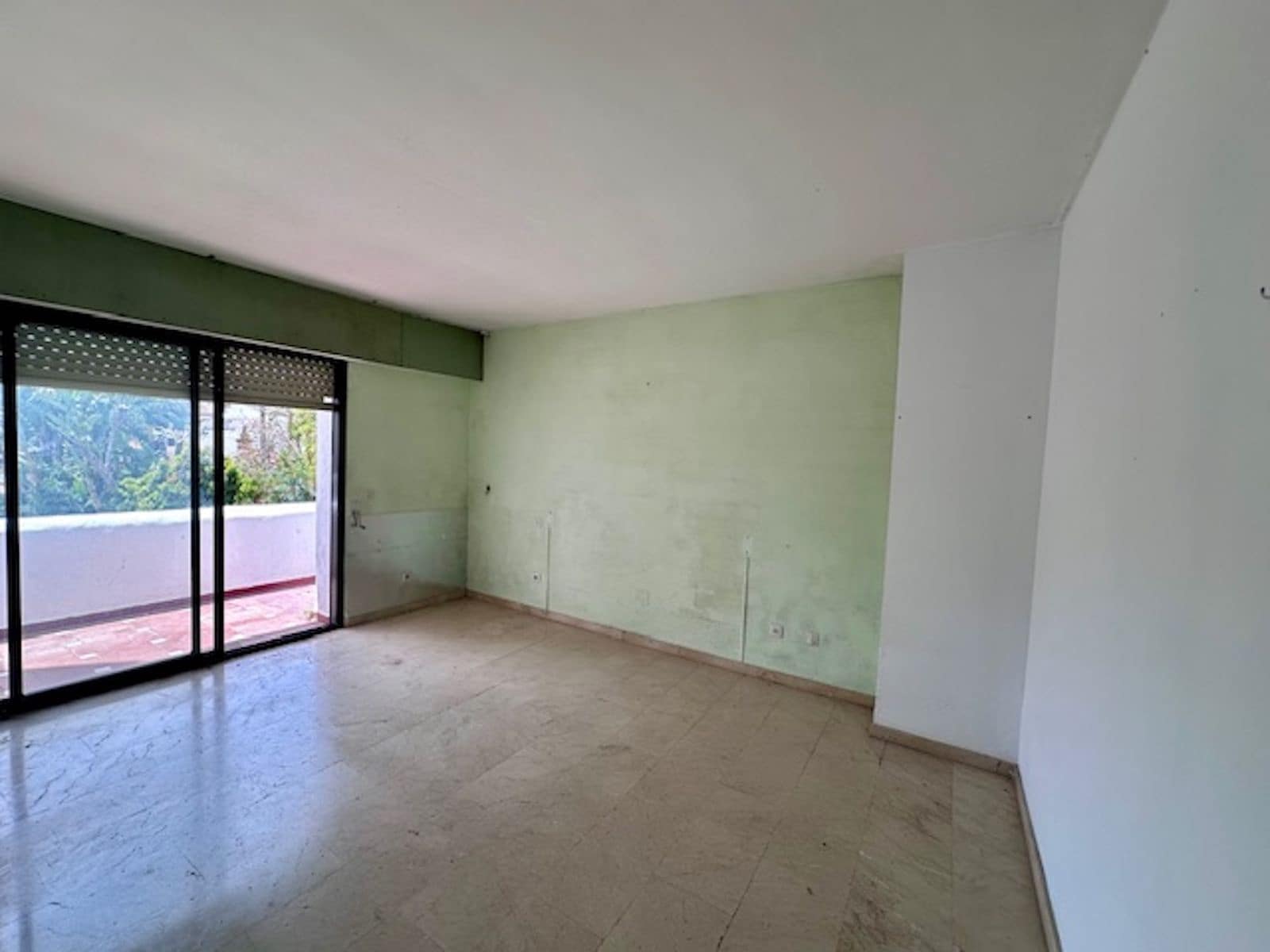 2 bedroom Apartment for sale in Estepona with pool garage - € 325,000 (Ref: 9652482)