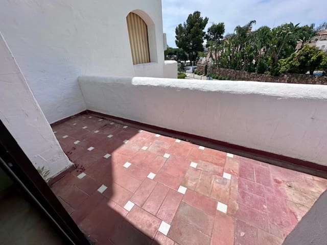 2 bedroom Apartment for sale in Estepona with pool garage - € 325,000 (Ref: 9652482)