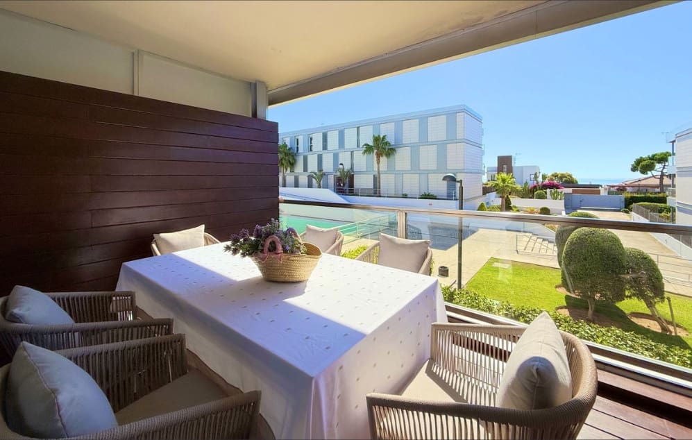 3 sypialnia Apartament na sprzedaż w La Duquesa / Puerto de la Duquesa z basenem garażem - 398 000 € (Ref: 9655998)