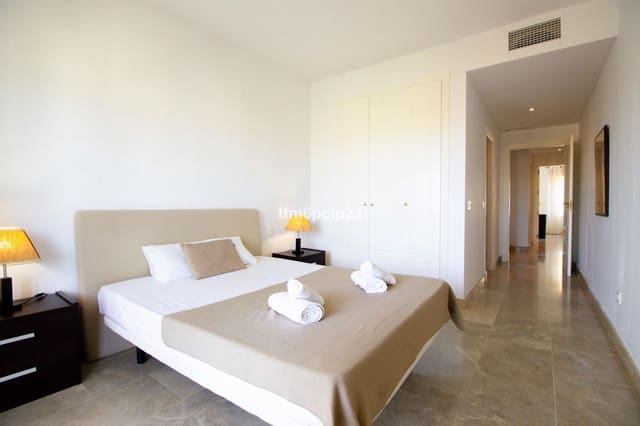 2 sovrum Lägenhet till salu i La Duquesa / Puerto de la Duquesa, Manilva med pool garage - 255 000 € (Ref: 9656149)