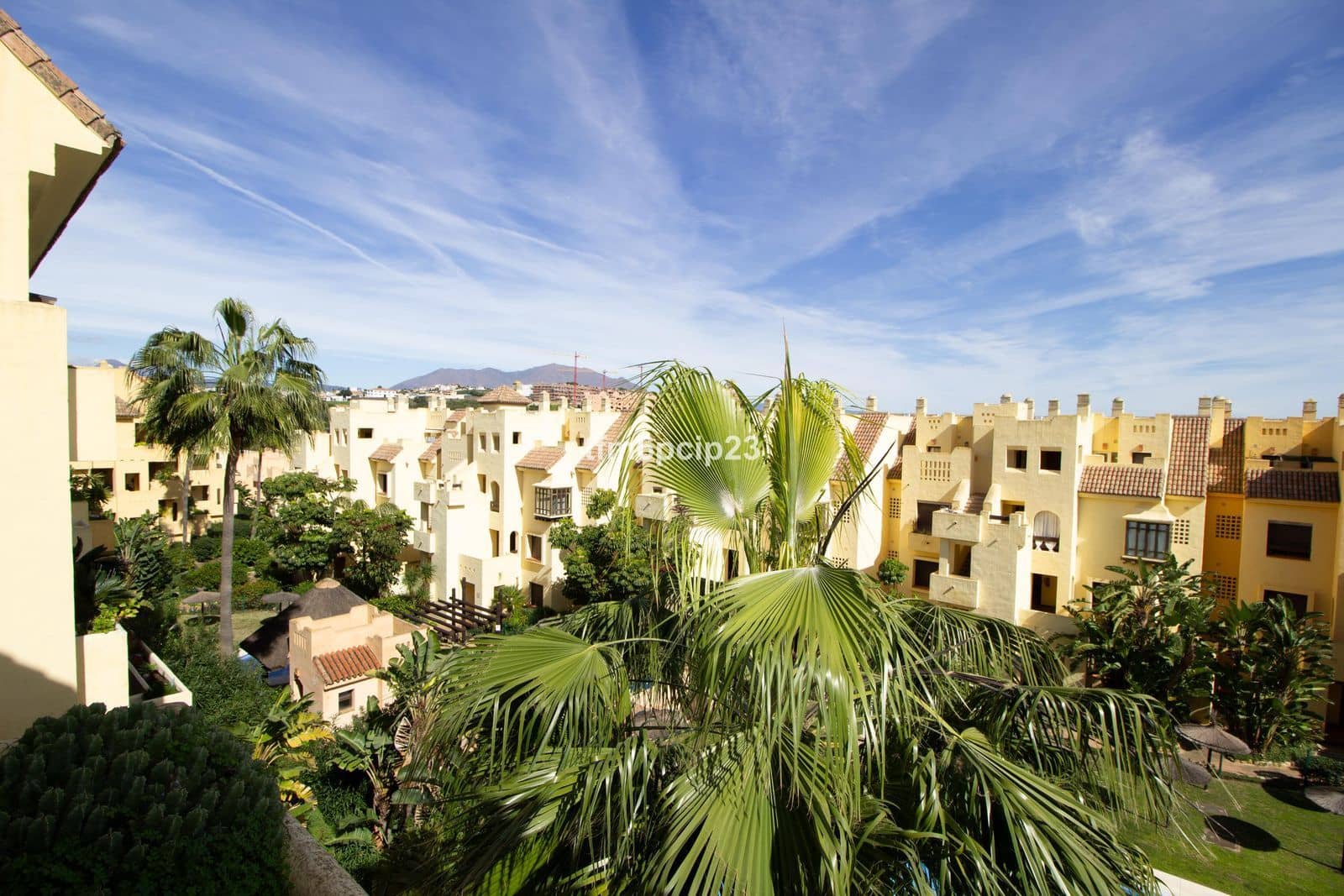 2 sovrum Lägenhet till salu i La Duquesa / Puerto de la Duquesa med pool garage - 255 000 € (Ref: 9656149)