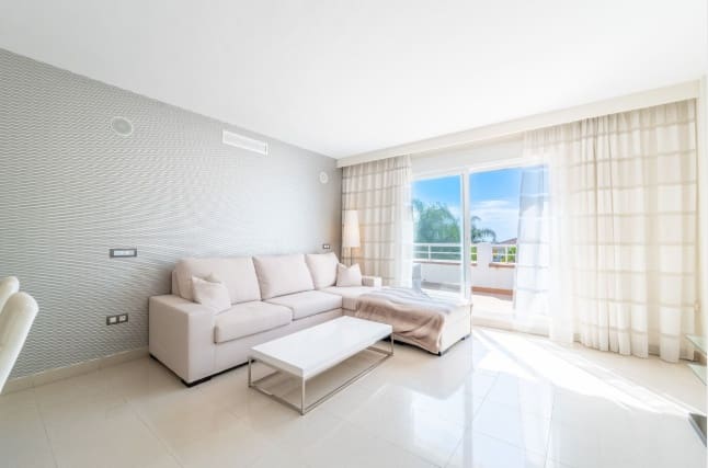 2 slaapkamer Penthouse te koop in Estepona met zwembad - € 419.000 (Ref: 9656346)