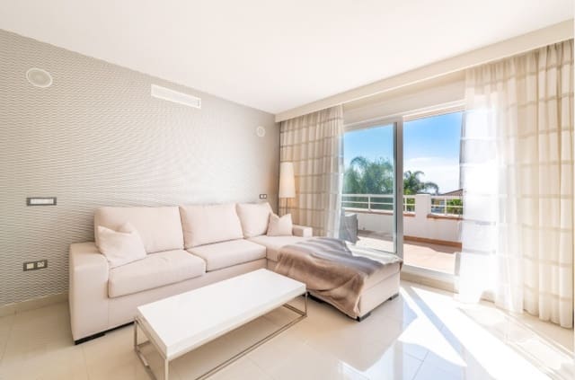 2 slaapkamer Penthouse te koop in Estepona met zwembad - € 419.000 (Ref: 9656346)