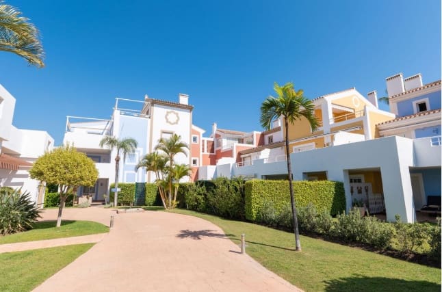 2 slaapkamer Penthouse te koop in Estepona met zwembad - € 419.000 (Ref: 9656346)