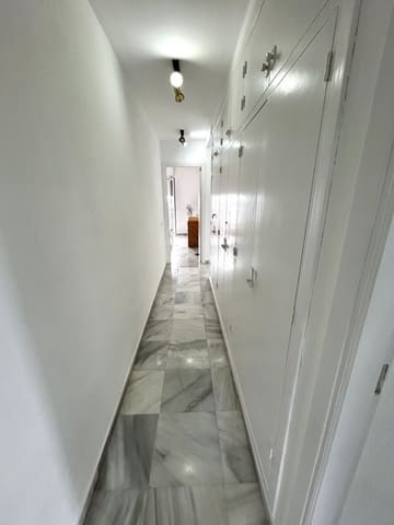 3 soveværelse Penthouse til salg i Estepona med swimmingpool garage - € 650.000 (Ref: 9659329)