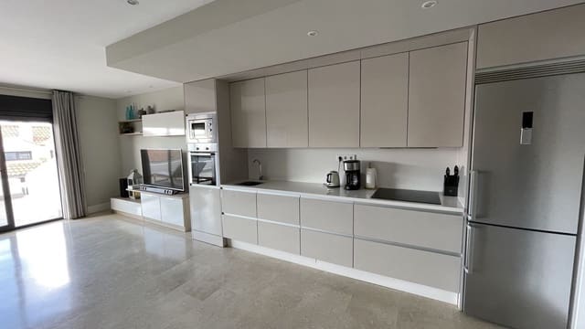 2 bedroom Apartment for sale in Selwo, Estepona with pool - € 420,000 (Ref: 9659692)