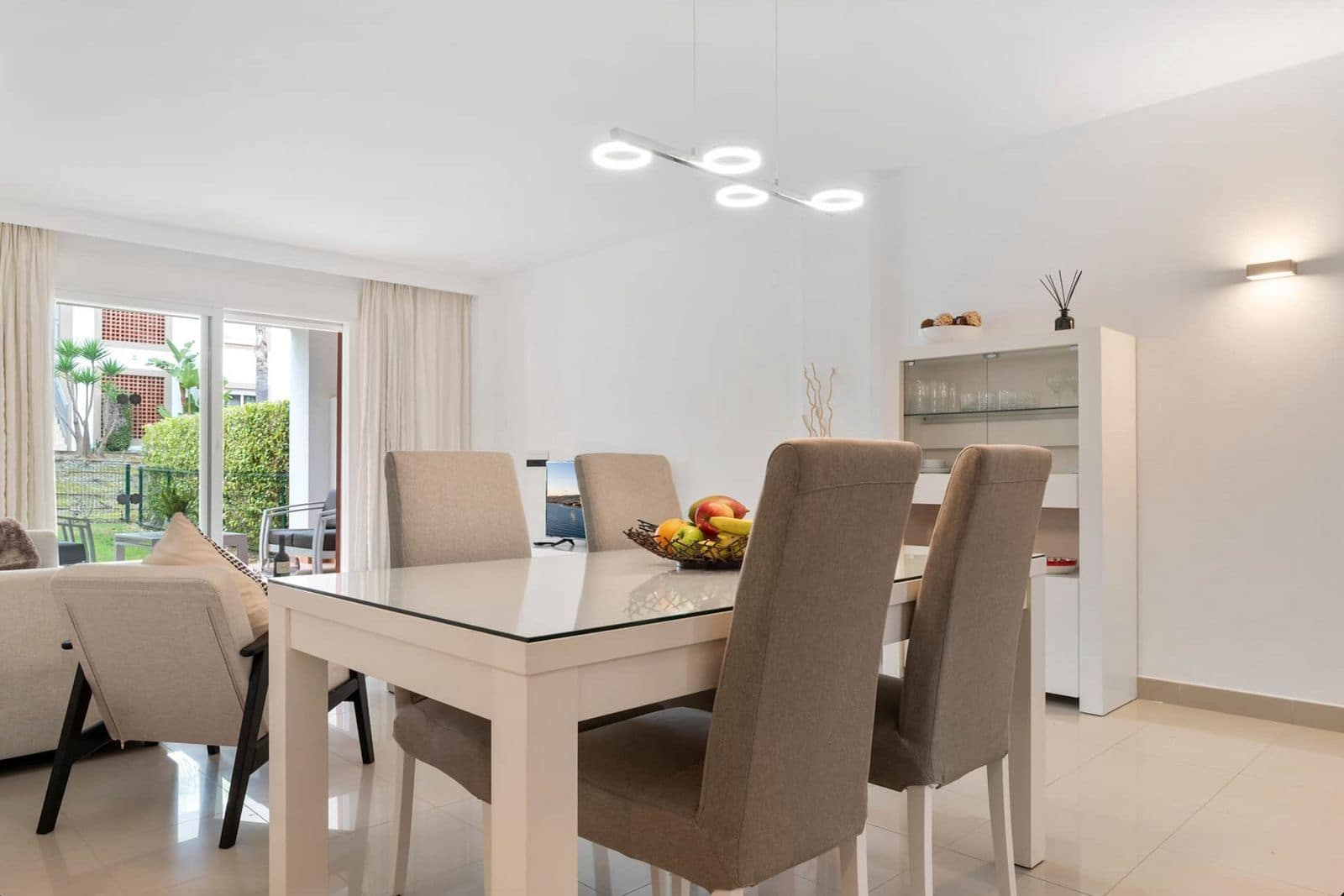 2 makuuhuone Huoneisto myytävänä paikassa Estepona mukana uima-altaan 
autotalli - 394 950 € (Ref: 9659722)