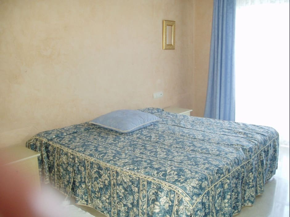 5 bedroom Townhouse for sale in Estepona with pool - € 435,000 (Ref: 9662059)