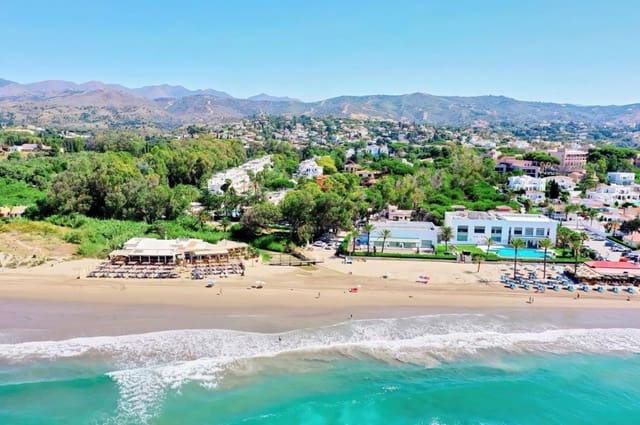 2 makuuhuone Huoneisto myytävänä paikassa Elviria, Marbella mukana uima-altaan 
autotalli - 470 000 € (Ref: 9662061)