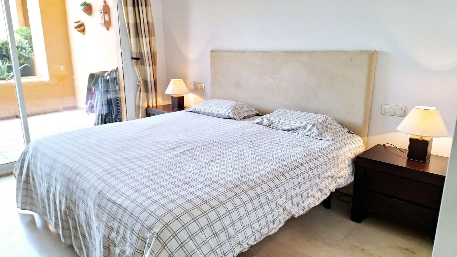 Apartamento de 2 habitaciones en La Duquesa / Puerto de la Duquesa en venta con piscina - 484.000 € (Ref: 9662095)