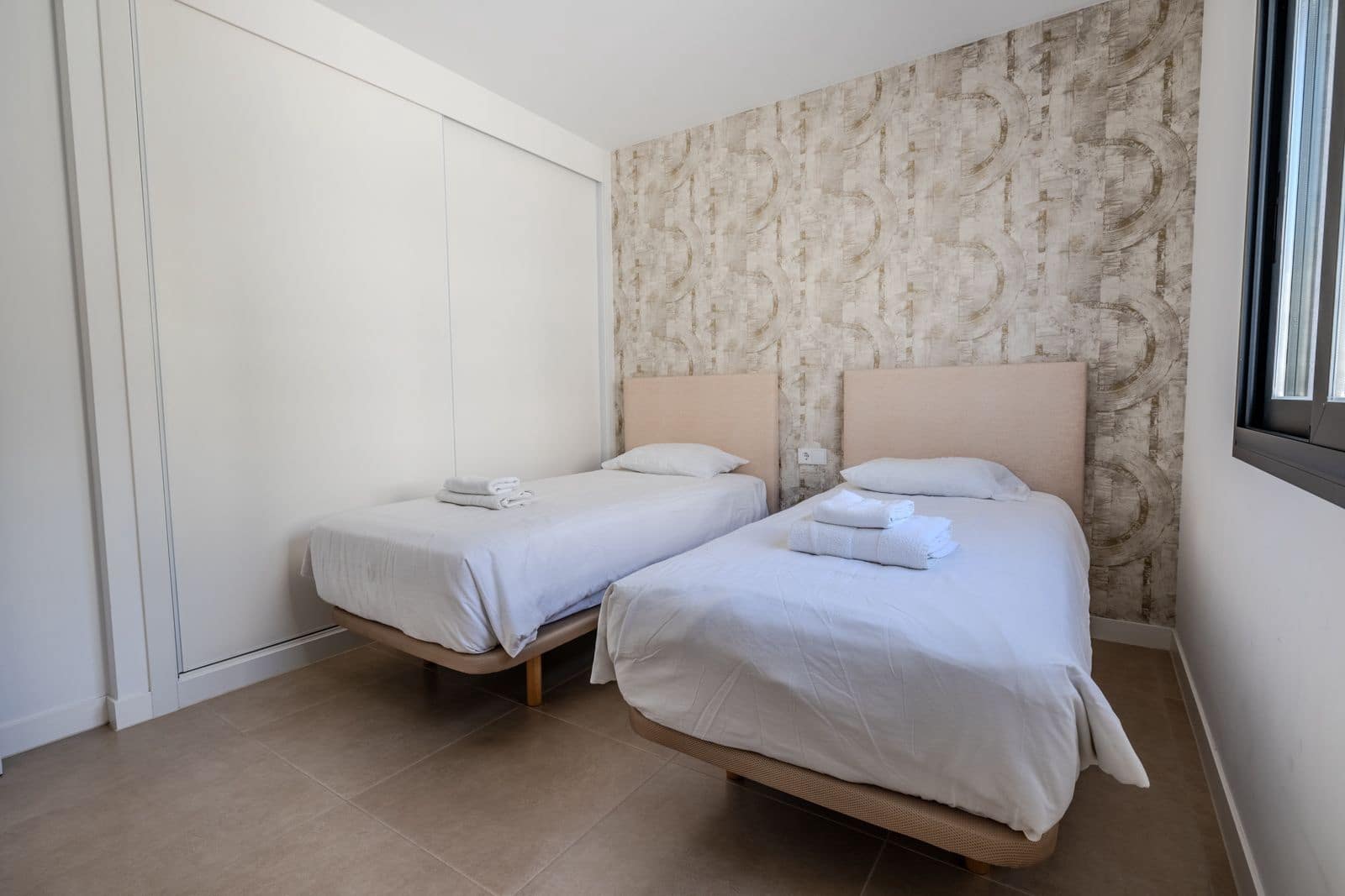 3 chambre Maison de Ville à vendre à Estepona avec piscine garage - 495 000 € (Ref: 9662138)