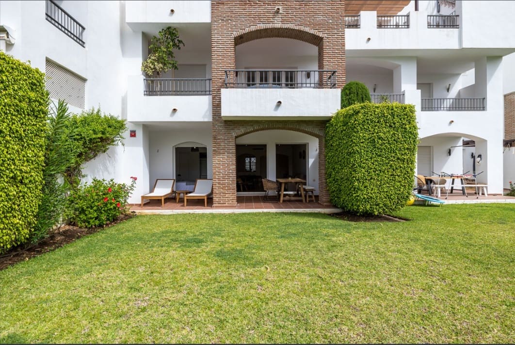 2 sypialnia Apartament na sprzedaż w Benahavis z basenem garażem - 455 000 € (Ref: 9662207)