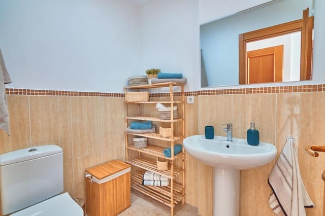 2 bedroom Apartment for sale in La Duquesa / Puerto de la Duquesa, Manilva with pool - € 320,000 (Ref: 9662218)