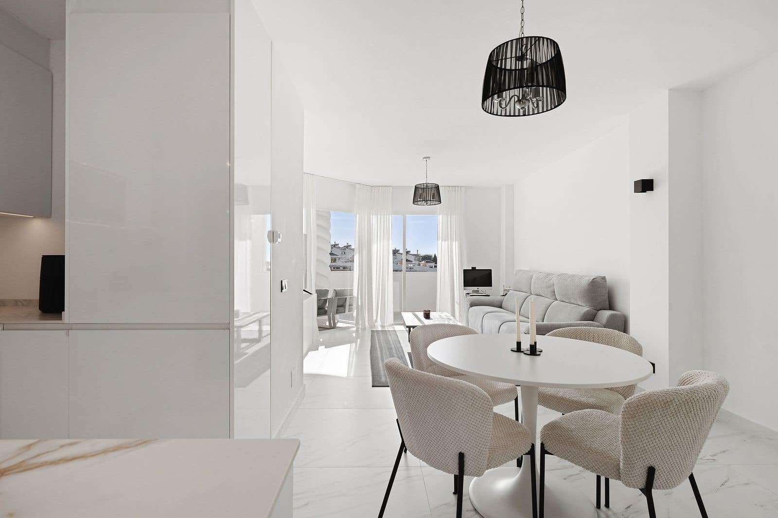 3 sypialnia Apartament na sprzedaż w Calahonda z basenem garażem - 429 000 € (Ref: 9670644)