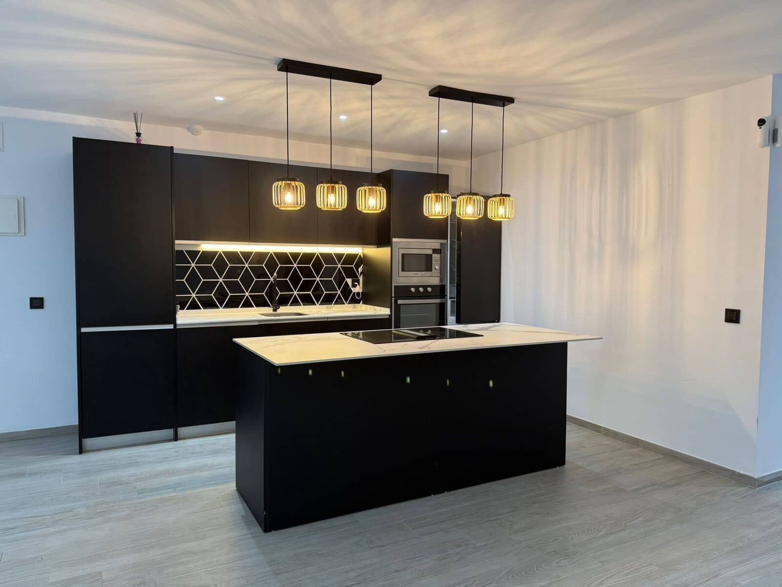 2 sypialnia Apartament na sprzedaż w Estepona z basenem - 259 000 € (Ref: 9670950)