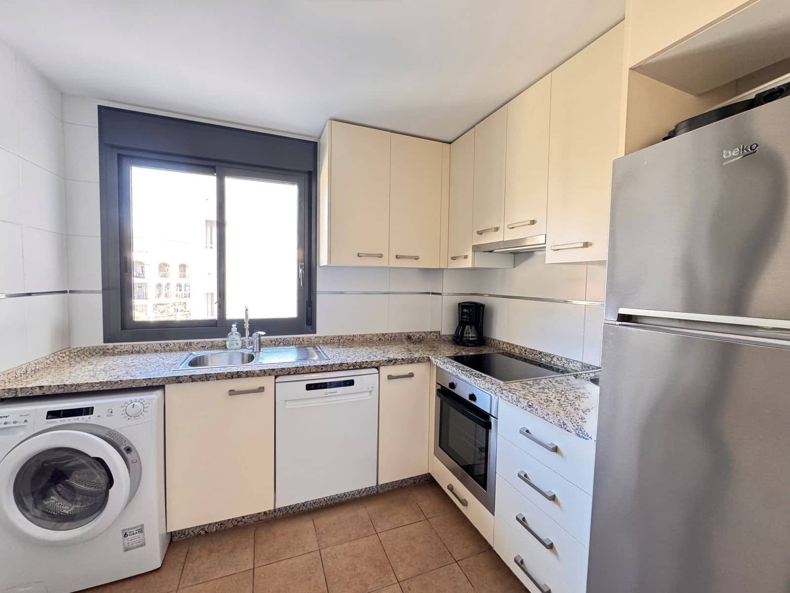 2 Zimmer Apartment zu verkaufen in La Cala de Mijas mit Pool - 365.000 € (Ref: 9670957)