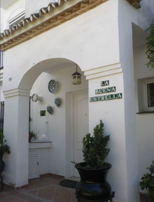 5 soverom Hus til salgs i Estepona med svømmebasseng - € 435 000 (Ref: 9674171)