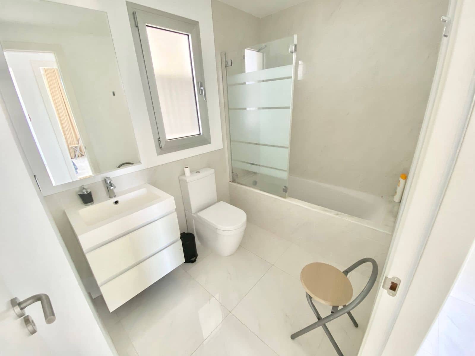 3 chambre Appartement à vendre à Estepona avec piscine garage - 500 000 € (Ref: 9674541)