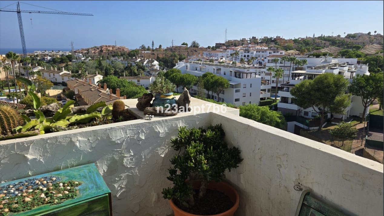 3 bedroom Apartment for sale in Riviera del Sol with pool garage - € 332,000 (Ref: 9674578)