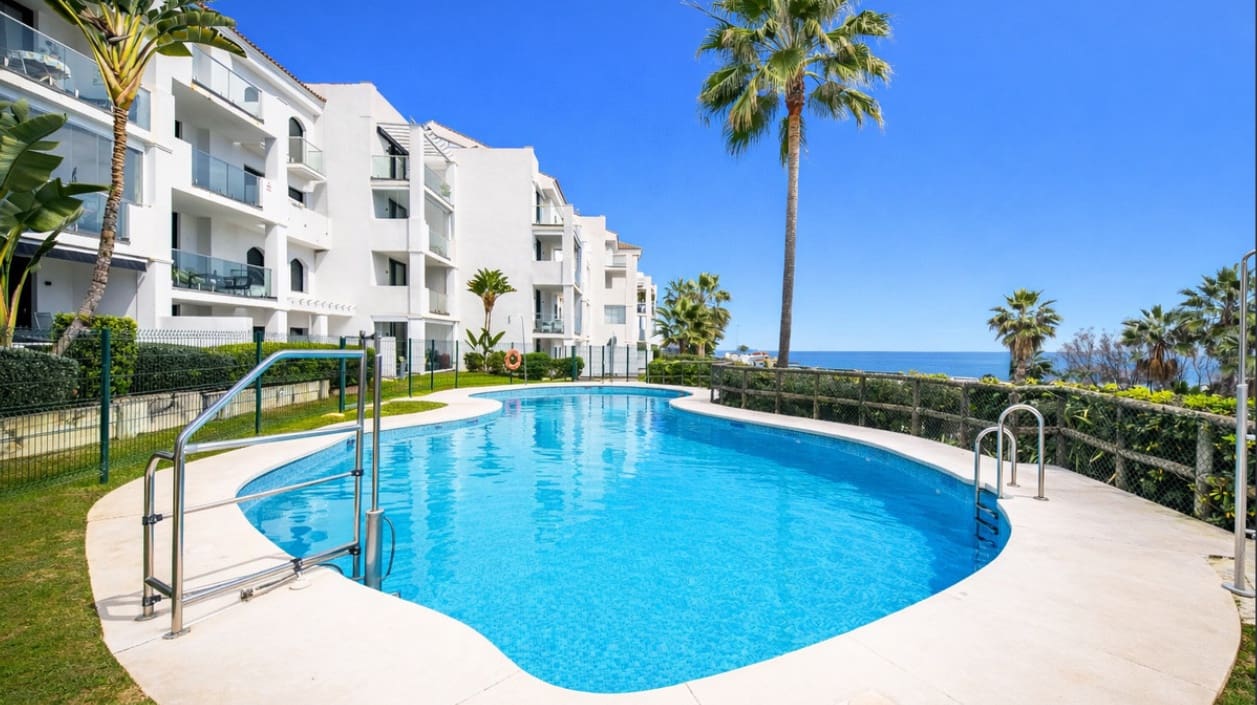2 bedroom Apartment for sale in Manilva with pool garage - € 335,000 (Ref: 9674635)