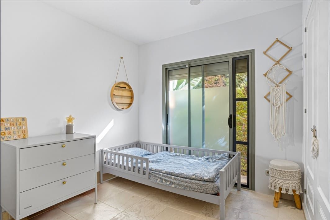 2 chambre Appartement à vendre à Estepona avec piscine - 450 000 € (Ref: 9674668)