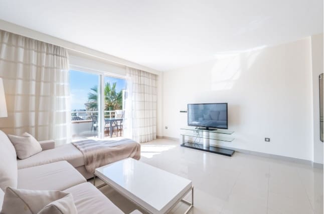 2 Zimmer Penthouse zu verkaufen in Estepona mit Pool - 419.000 € (Ref: 9674674)
