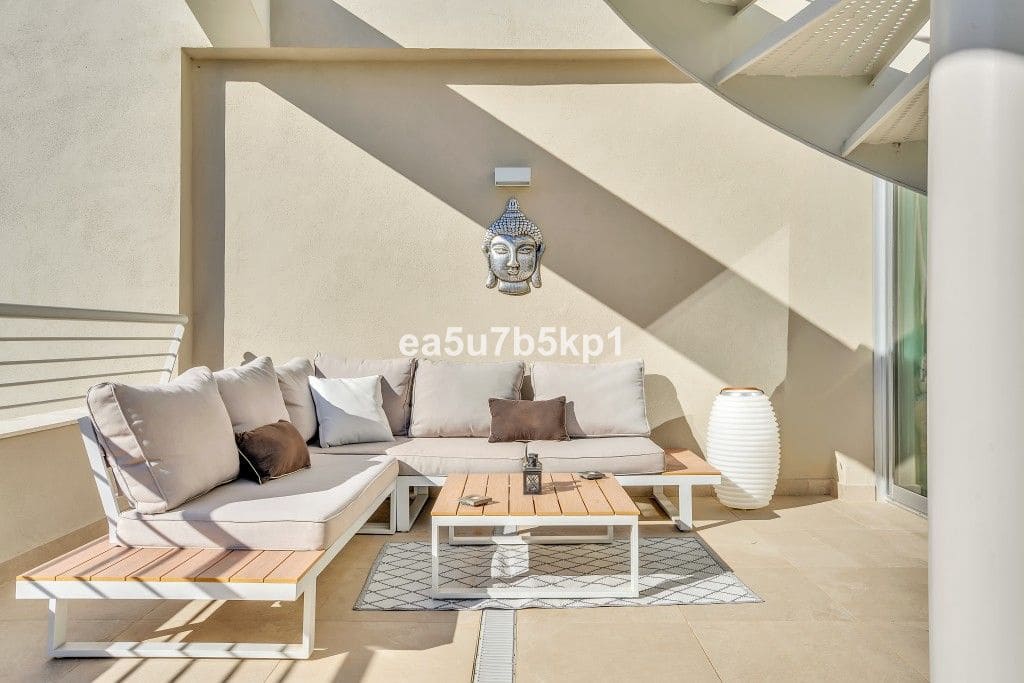 2 Zimmer Penthouse zu verkaufen in Estepona - 475.000 € (Ref: 9677783)