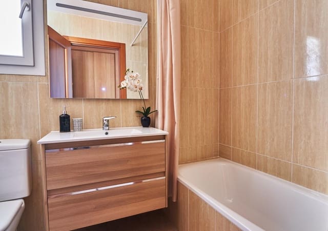 2 quarto Apartamento para venda em Manilva com piscina garagem - 260 000 € (Ref: 9677796)