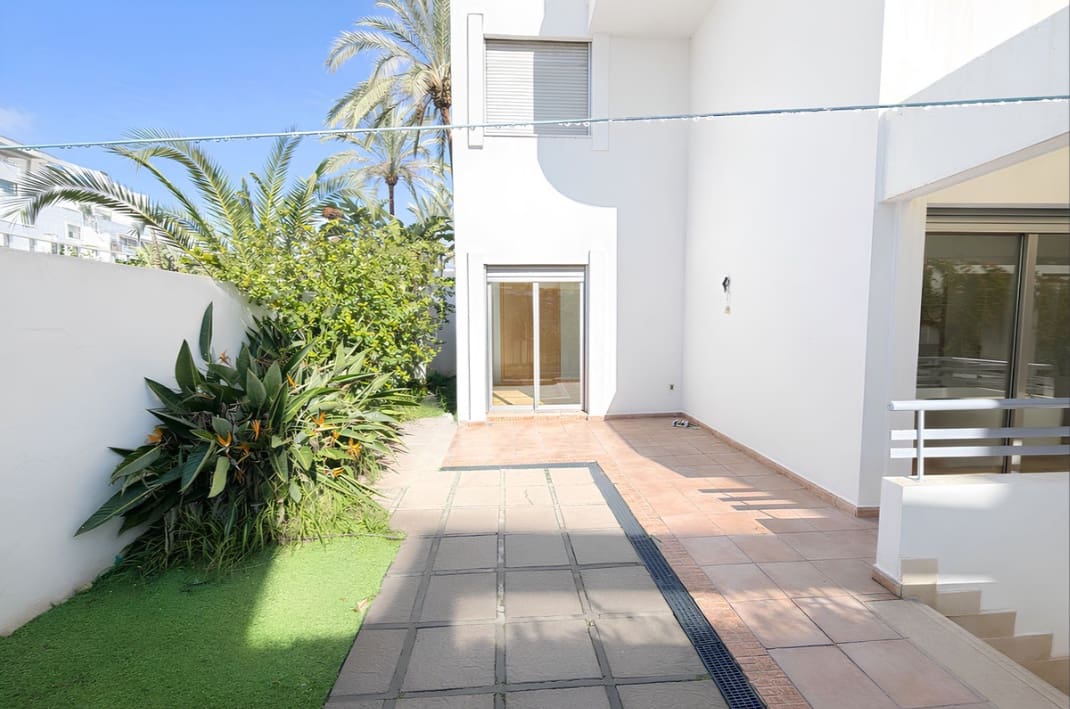 3 soveværelse Lejlighed til salg i La Cala de Mijas med swimmingpool - € 409.000 (Ref: 9677807)