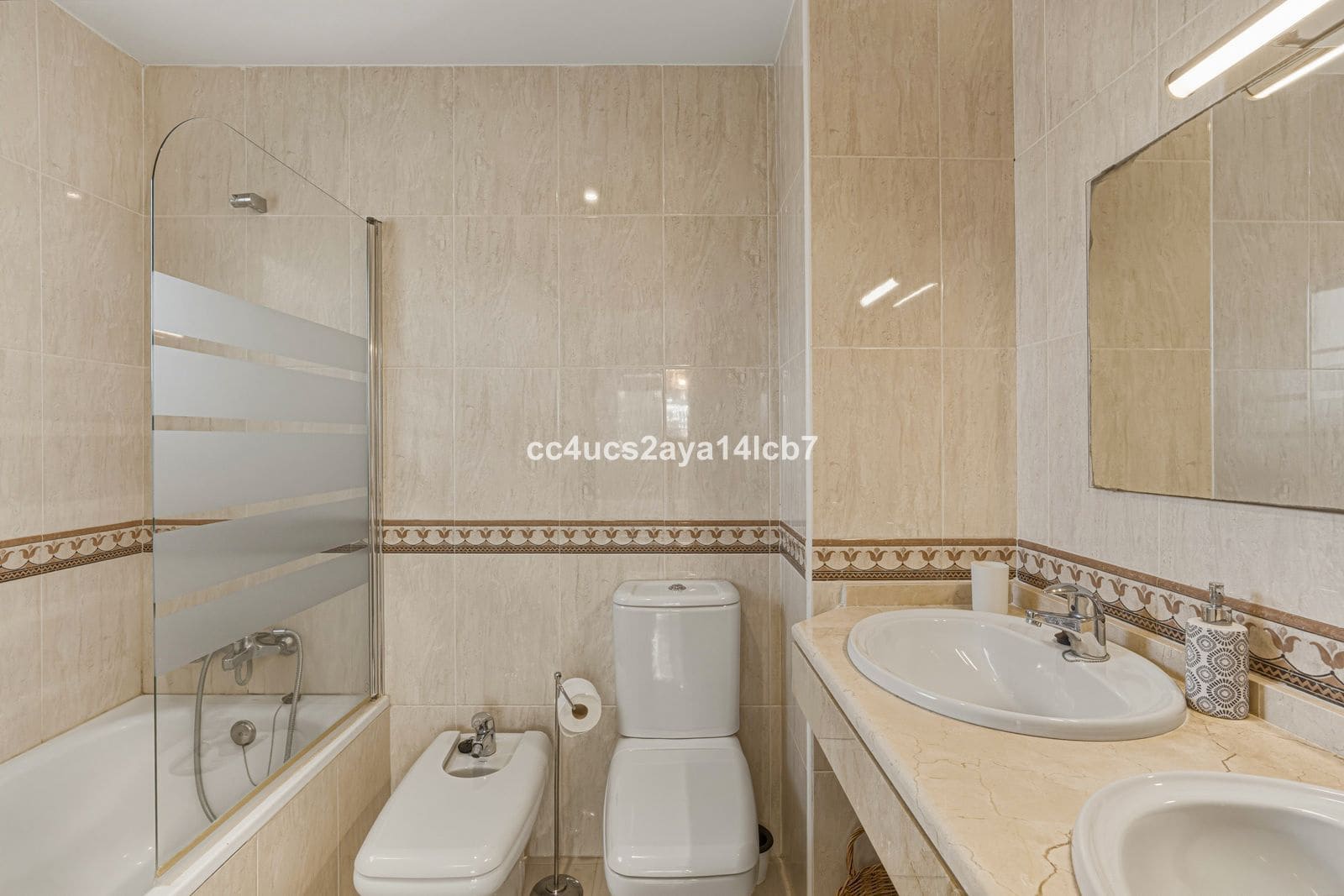 3 soveværelse Lejlighed til salg i Riviera del Sol med swimmingpool - € 375.000 (Ref: 9677814)